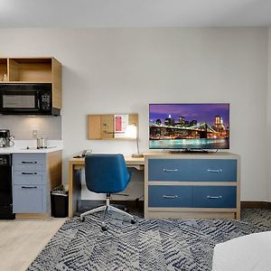 Queen Studio Suite